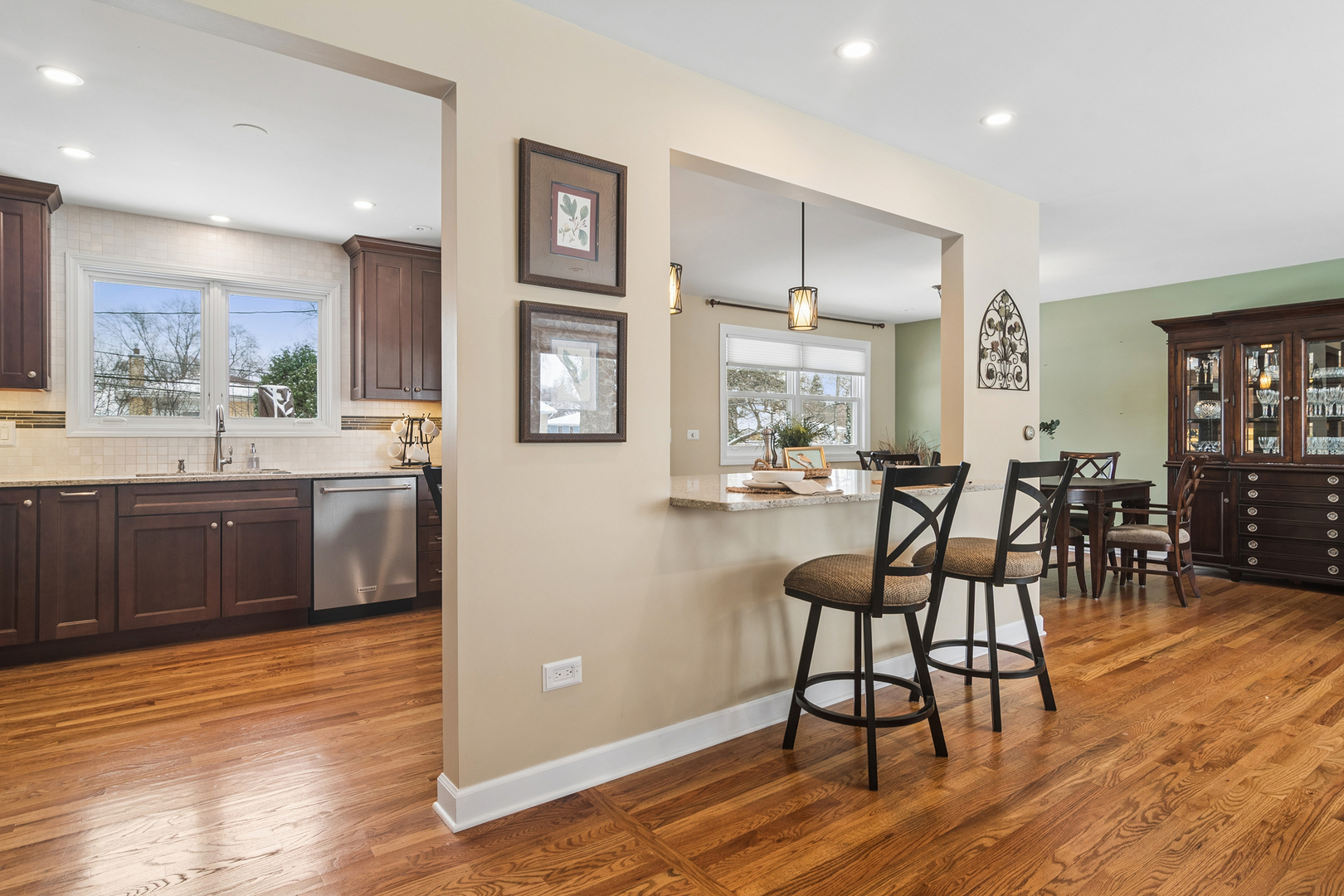 331 S Rammer Avenue, Arlington Heights, IL 60004