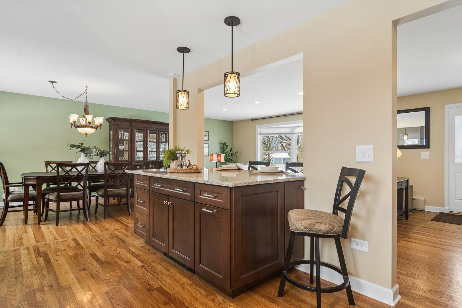 331 S Rammer Avenue, Arlington Heights, IL 60004