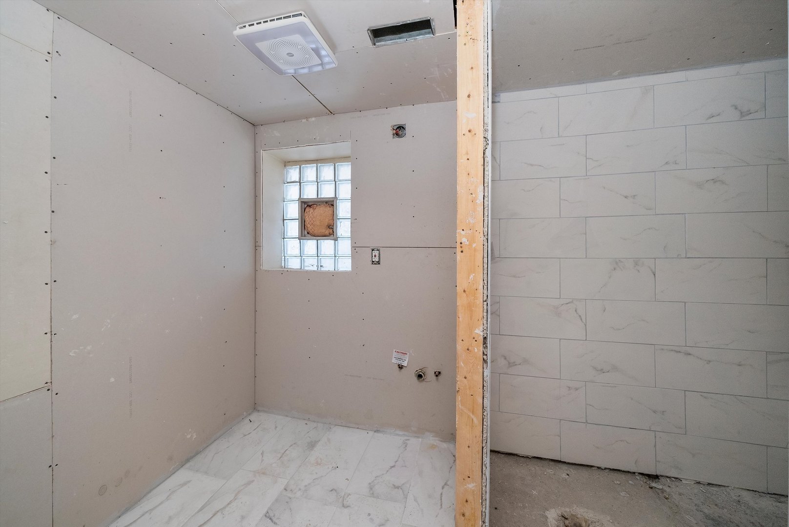 8545 S Saginaw Avenue, Chicago, IL 60617