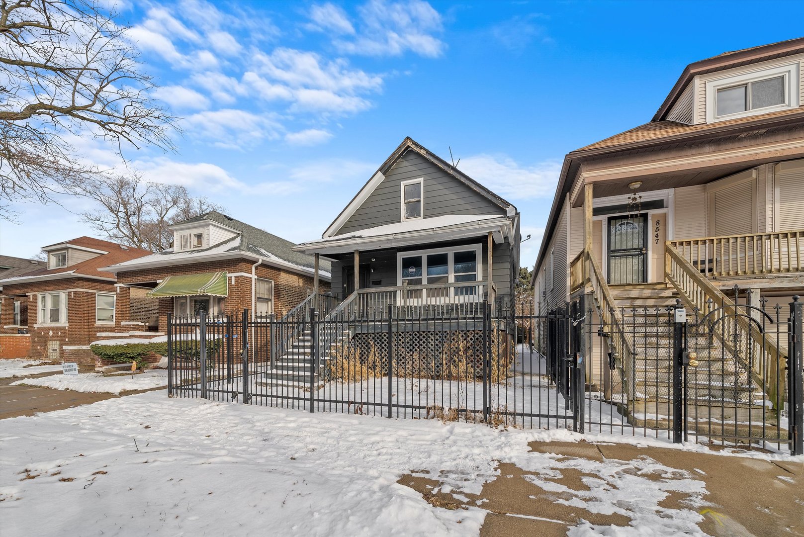 8545 S Saginaw Avenue, Chicago, IL 60617