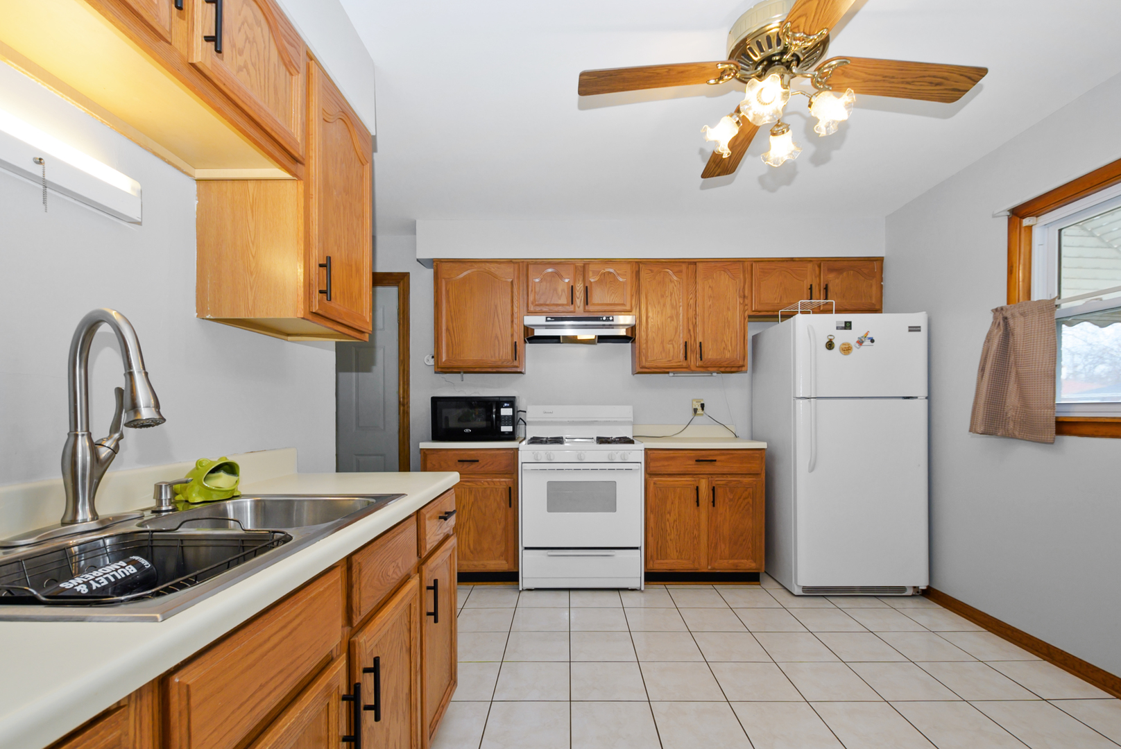 8936 Sproat Avenue, Oak Lawn, IL 60453