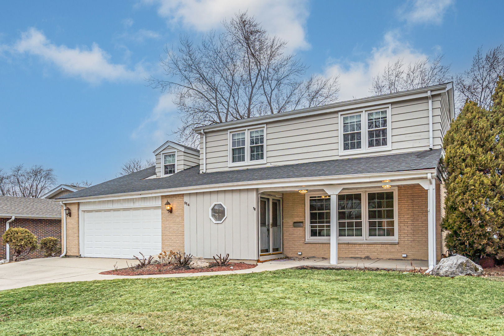 914 W Noyes Street, Arlington Heights, IL 60005