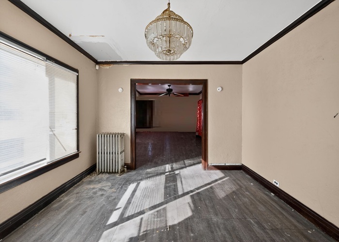 833 S 21st Avenue, Maywood, IL 60153