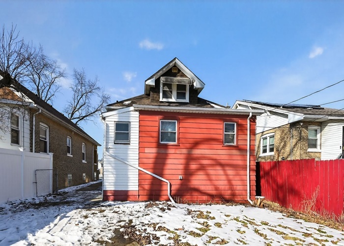 833 S 21st Avenue, Maywood, IL 60153