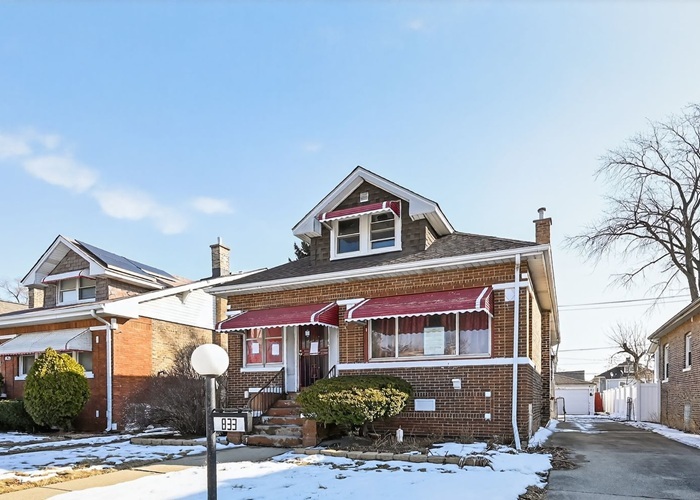 833 S 21st Avenue, Maywood, IL 60153