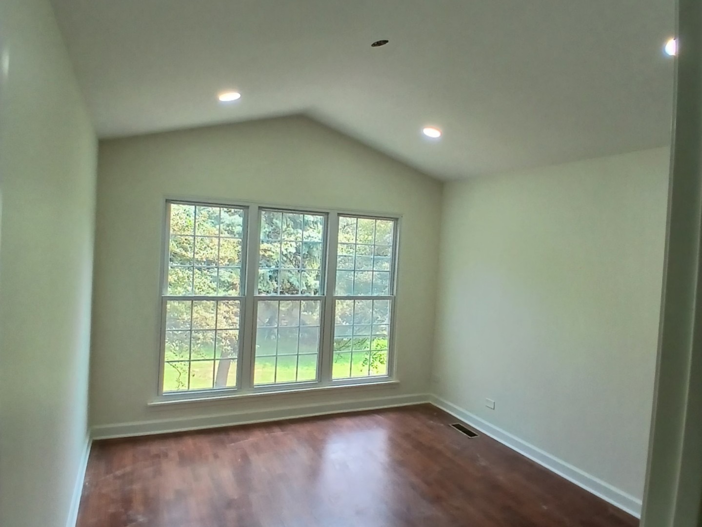 1150 Regency Drive, Schaumburg, IL 60193