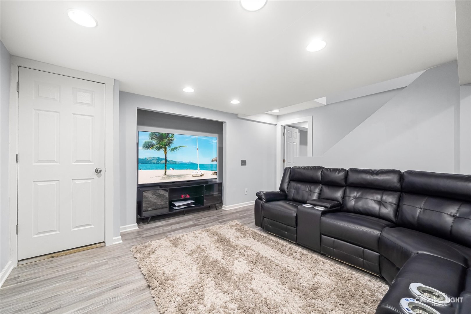 102 Chelsea Avenue, Sugar Grove, IL 60554