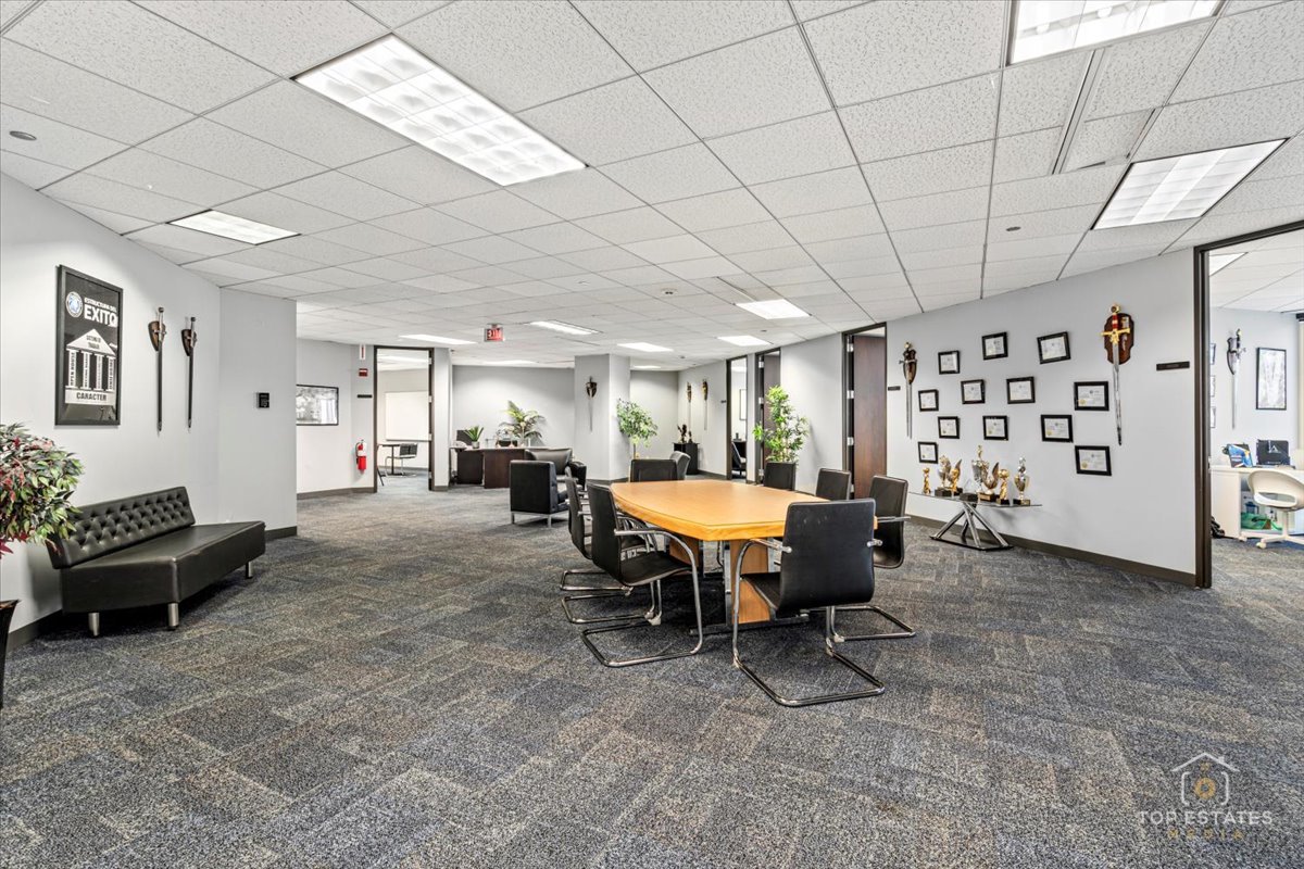 900 National Parkway, Schaumburg, IL 60173