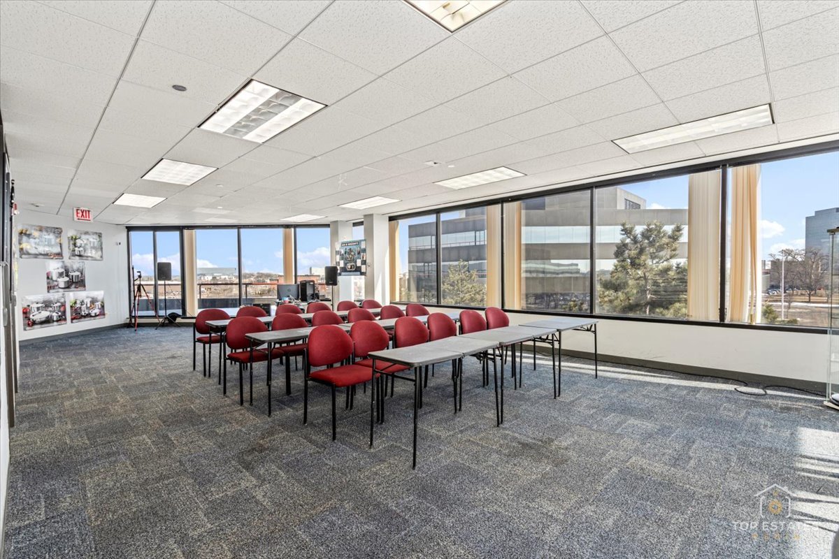 900 National Parkway, Schaumburg, IL 60173