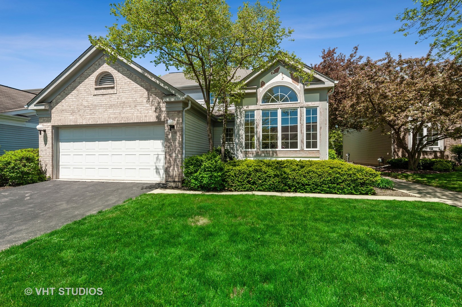 91 Manchester Drive, Buffalo Grove, IL 60089
