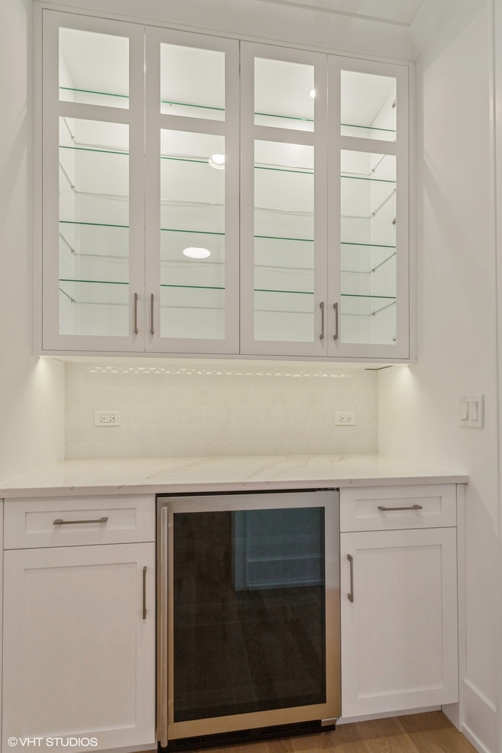 946 S Garfield Street, Hinsdale, IL 60521