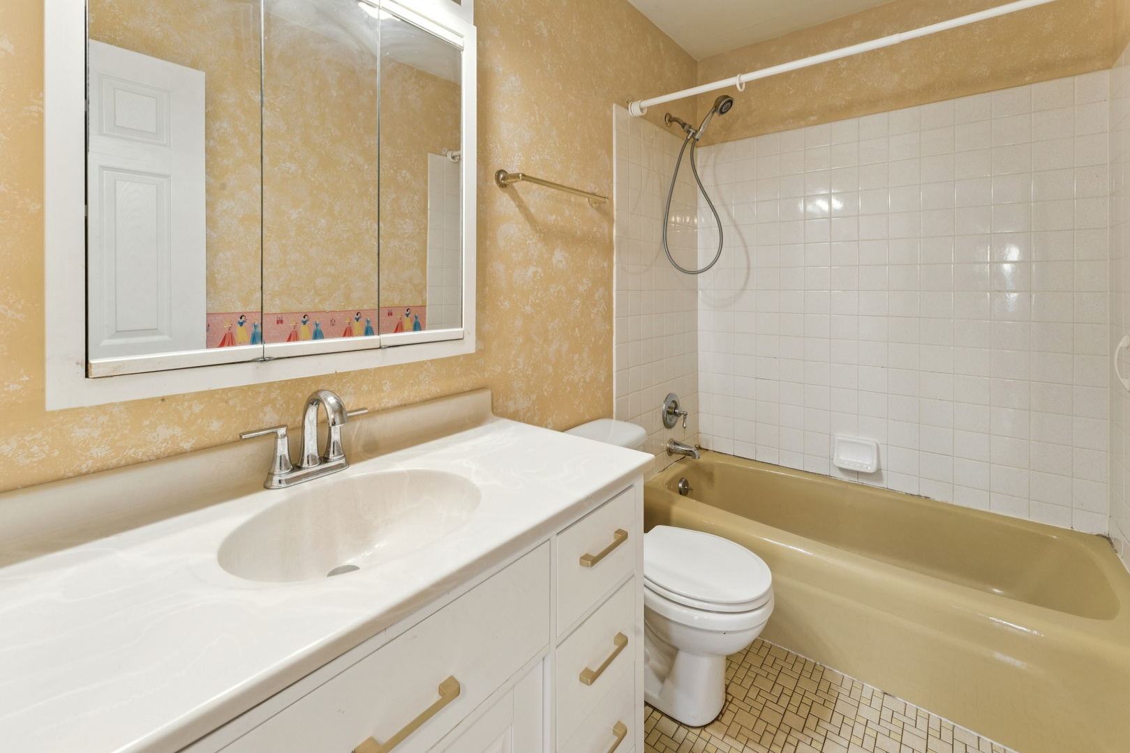 522 E Algonquin Road #113, Schaumburg, IL 60173