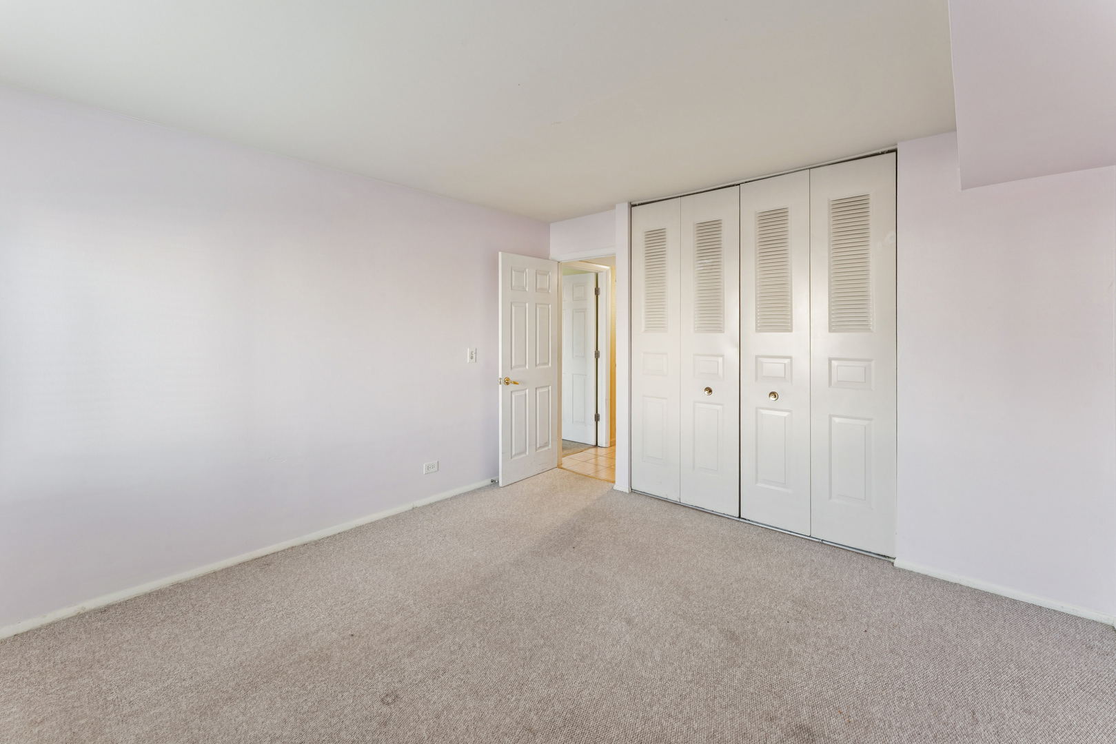 522 E Algonquin Road #113, Schaumburg, IL 60173