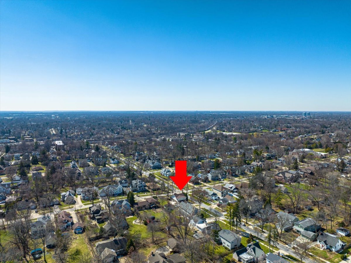 354 Hawthorne Boulevard, Glen Ellyn, IL 60137