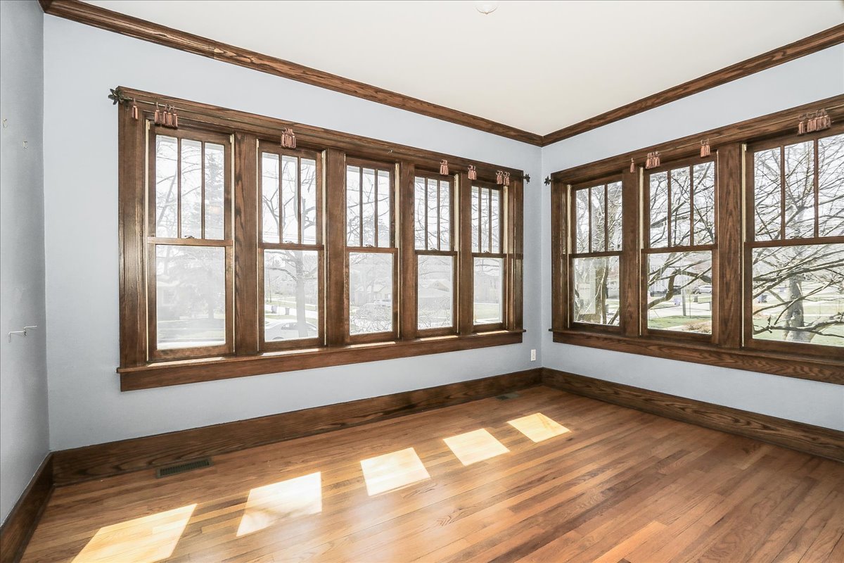 354 Hawthorne Boulevard, Glen Ellyn, IL 60137