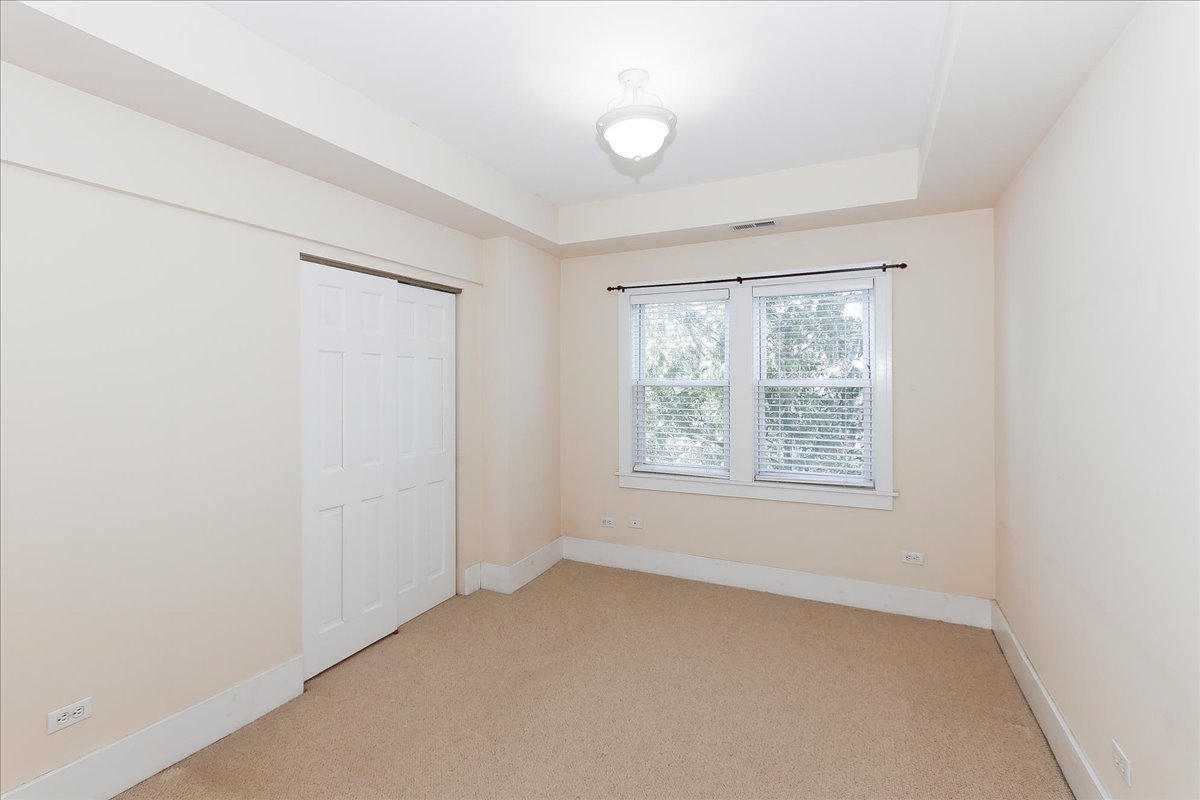 354 Hawthorne Boulevard, Glen Ellyn, IL 60137