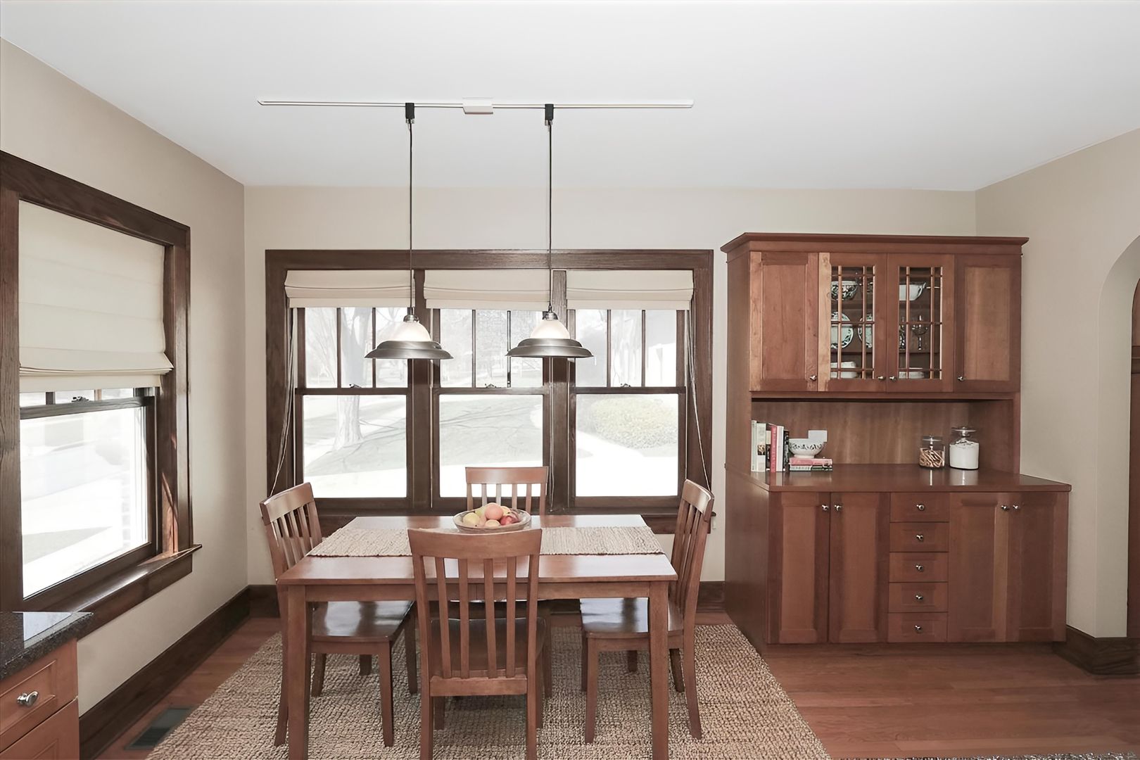 354 Hawthorne Boulevard, Glen Ellyn, IL 60137