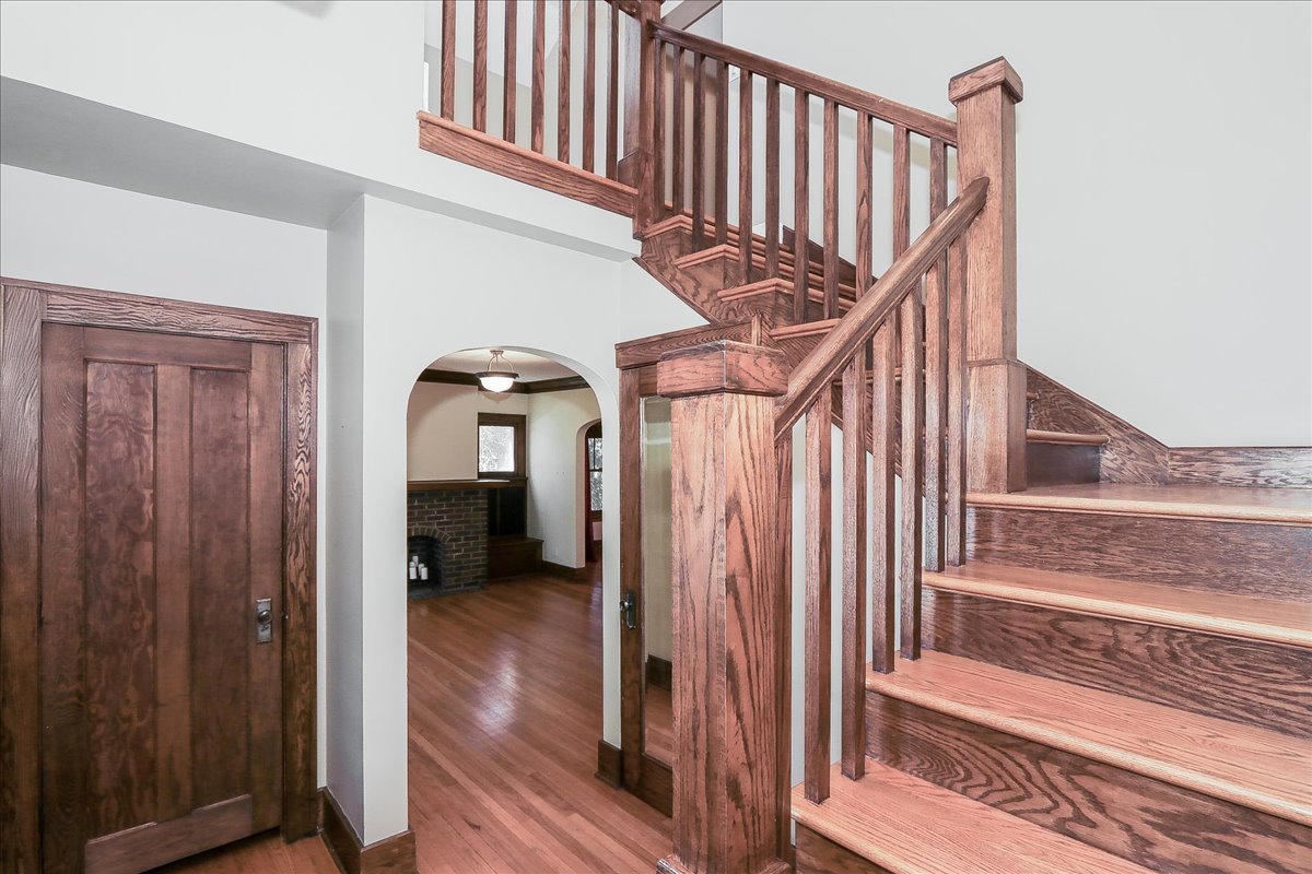 354 Hawthorne Boulevard, Glen Ellyn, IL 60137