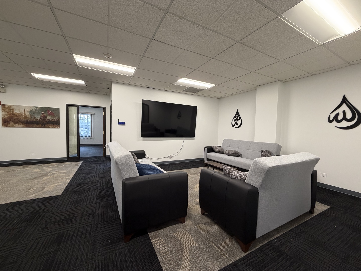 450 E Higgins Road, Elk Grove Village, IL 60007