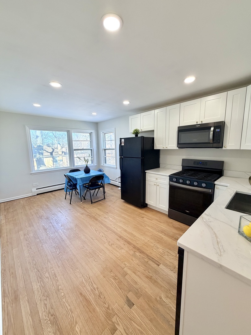 2308 Oakton Street #2, Park Ridge, IL 60068