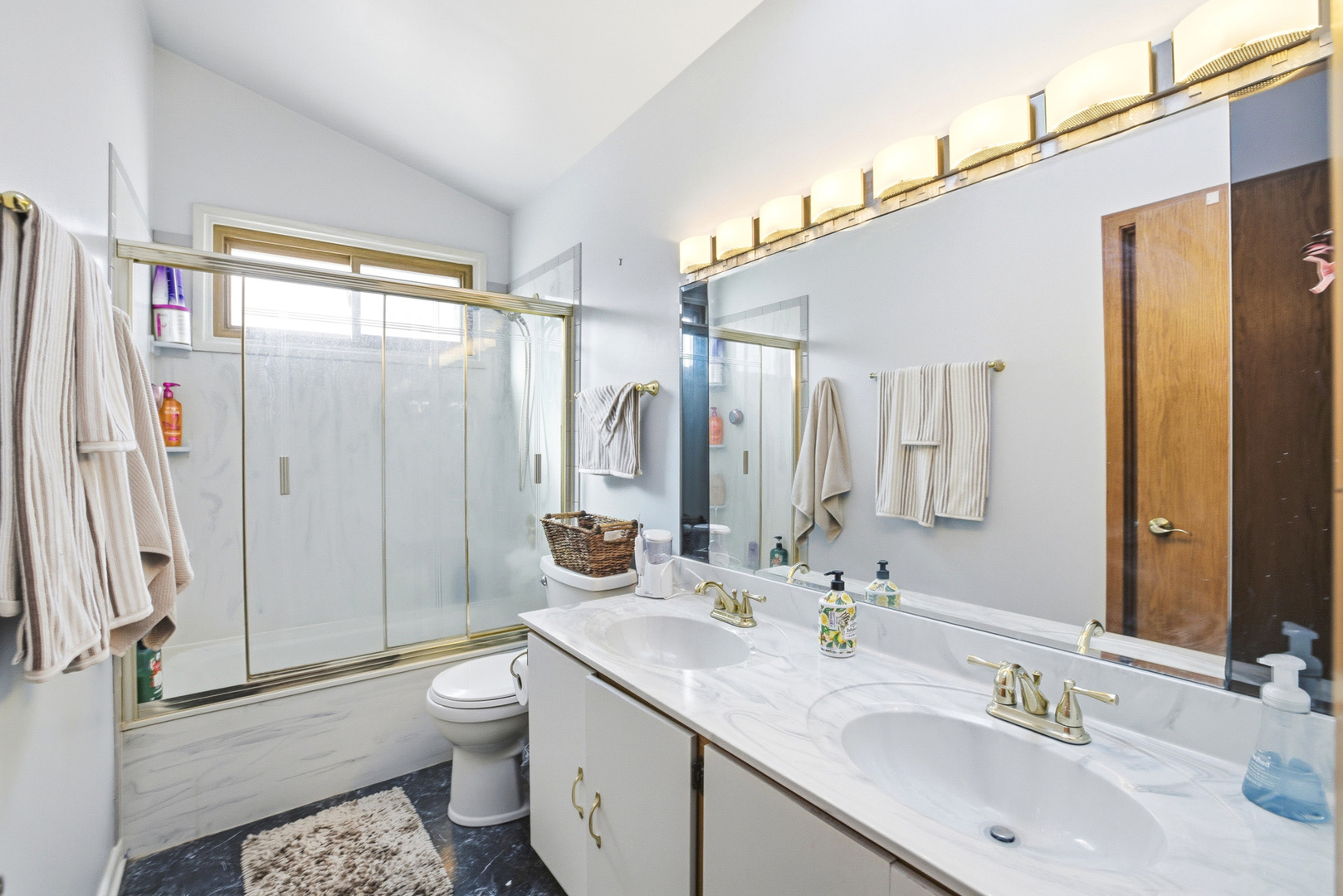 7388 Coventry Lane, Hanover Park, IL 60133