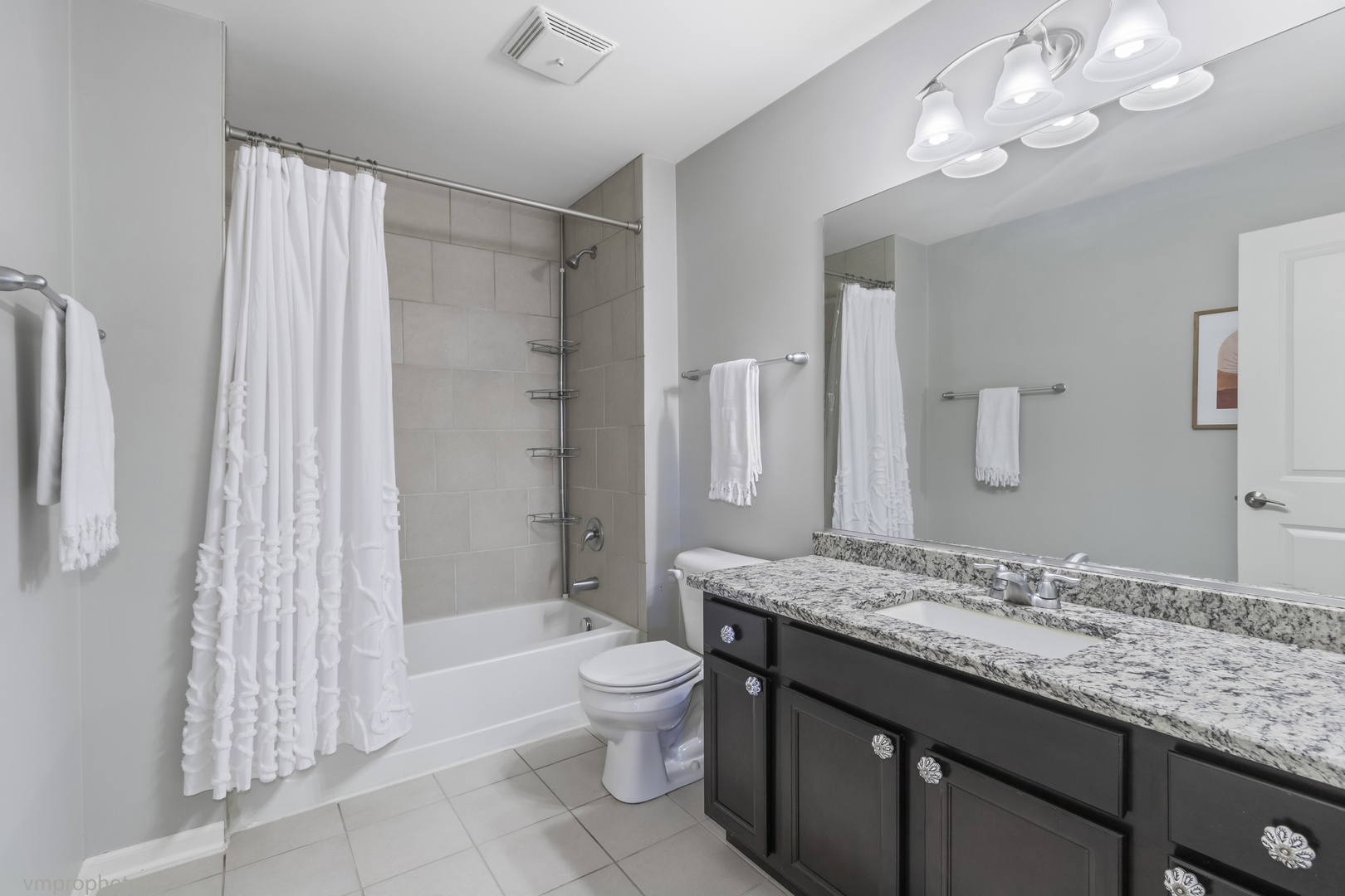 28 E Moseley Road, Palatine, IL 60074