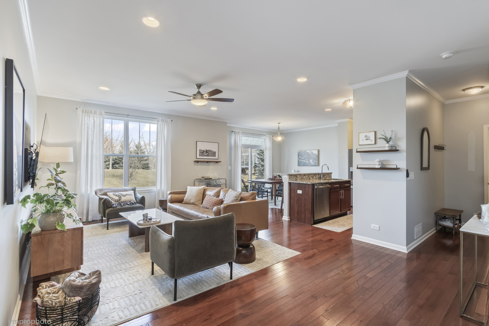 28 E Moseley Road, Palatine, IL 60074