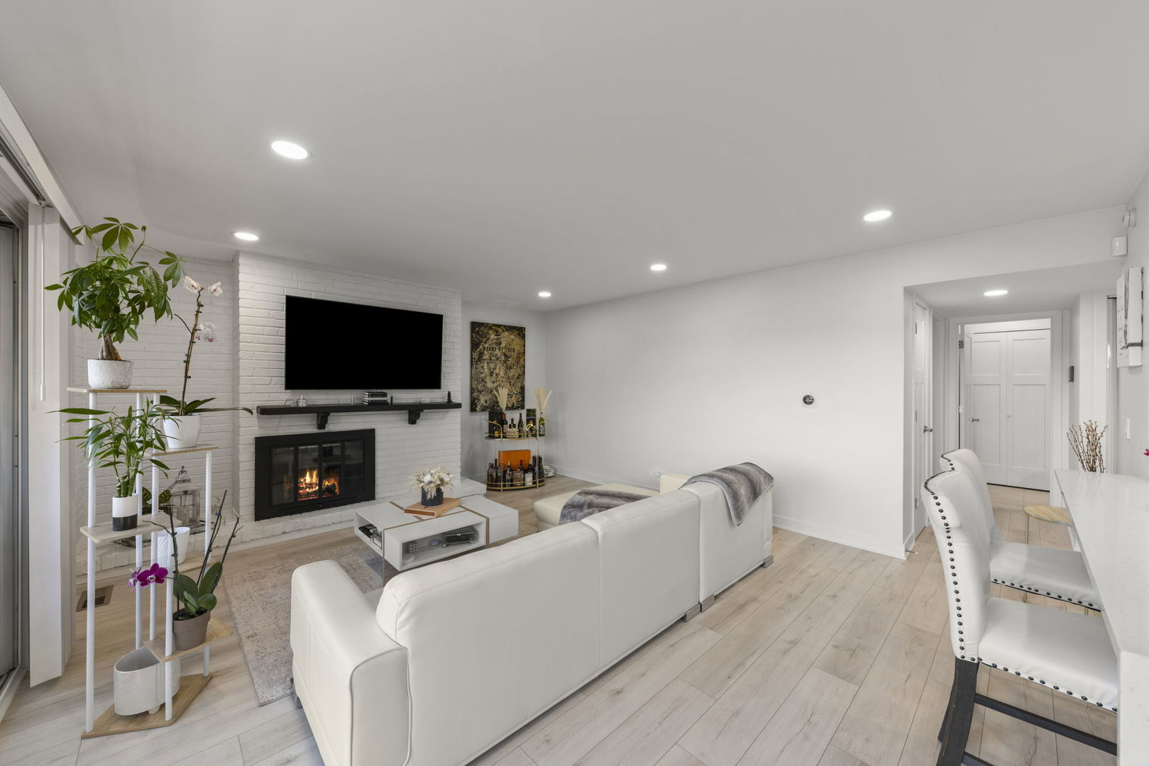 1601 Maple Terrace #1B, Lisle, IL 60532