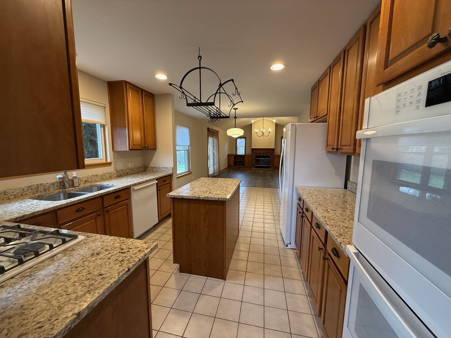 18184 W Old Pine Court, Gurnee, IL 60031