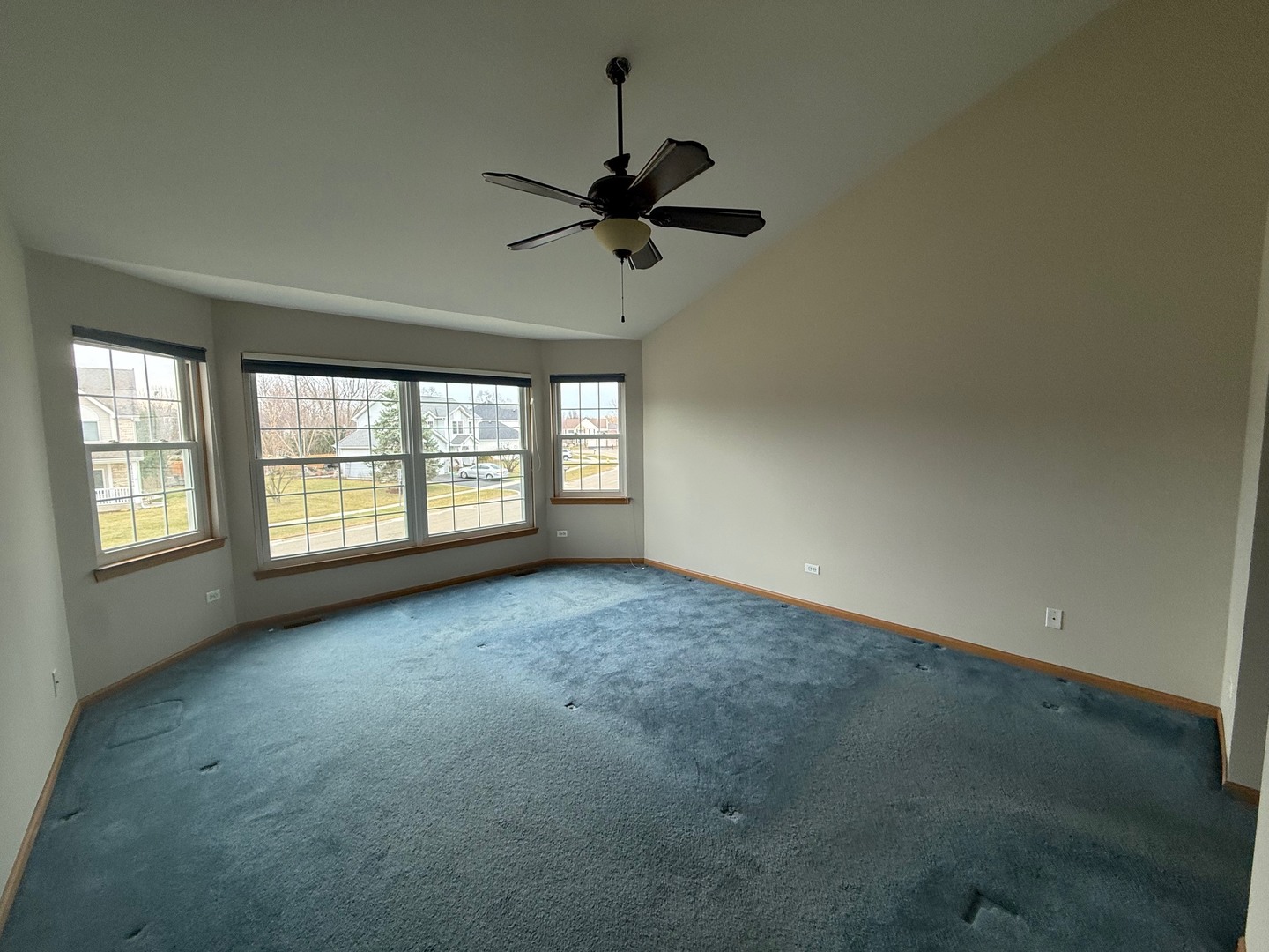 18184 W Old Pine Court, Gurnee, IL 60031