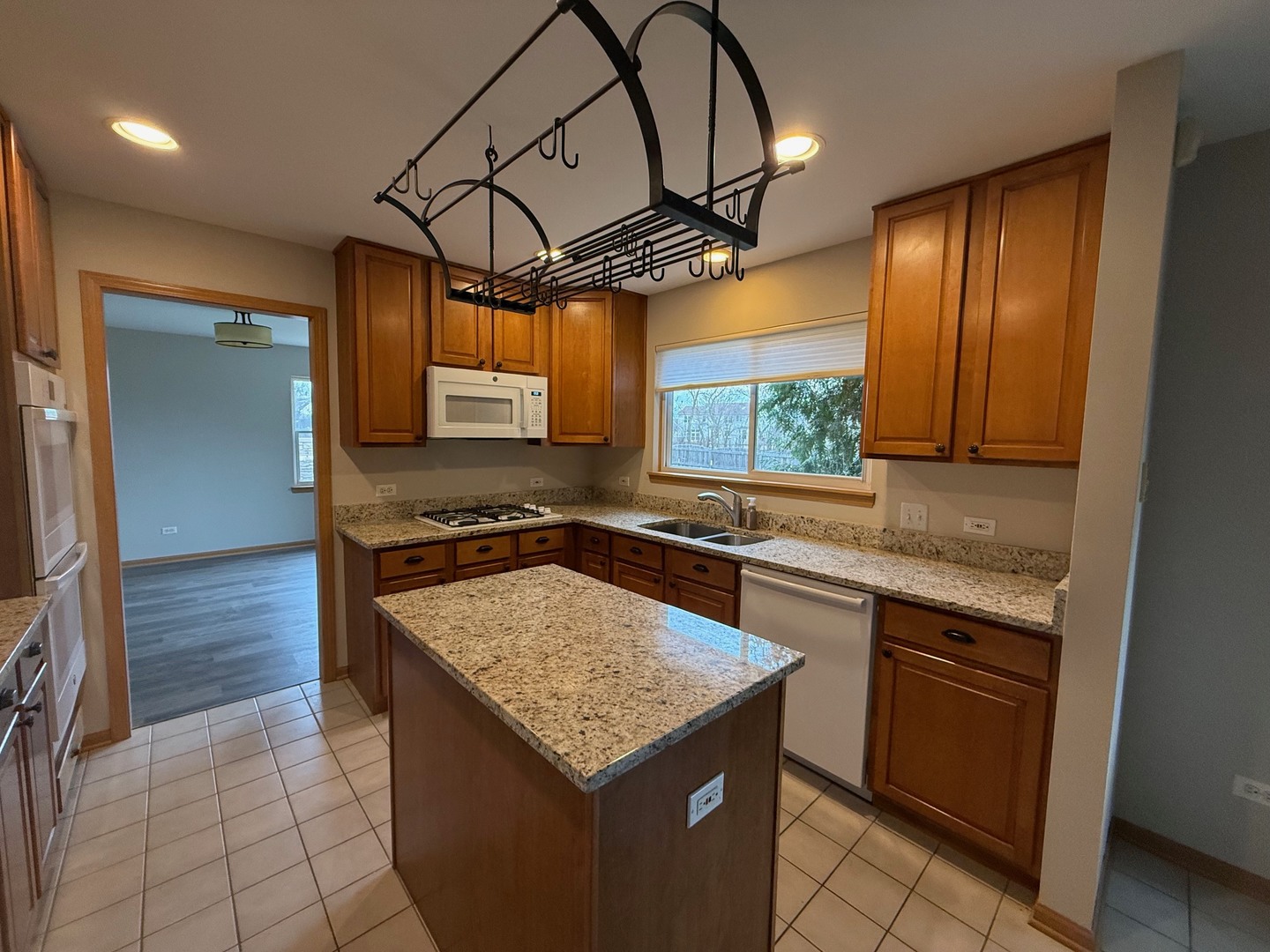 18184 W Old Pine Court, Gurnee, IL 60031