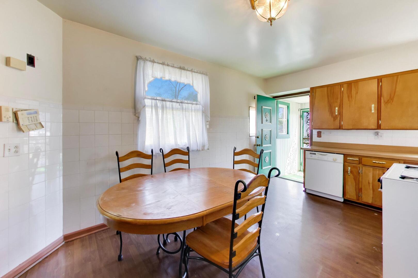 411 S 16th Avenue, Maywood, IL 60153