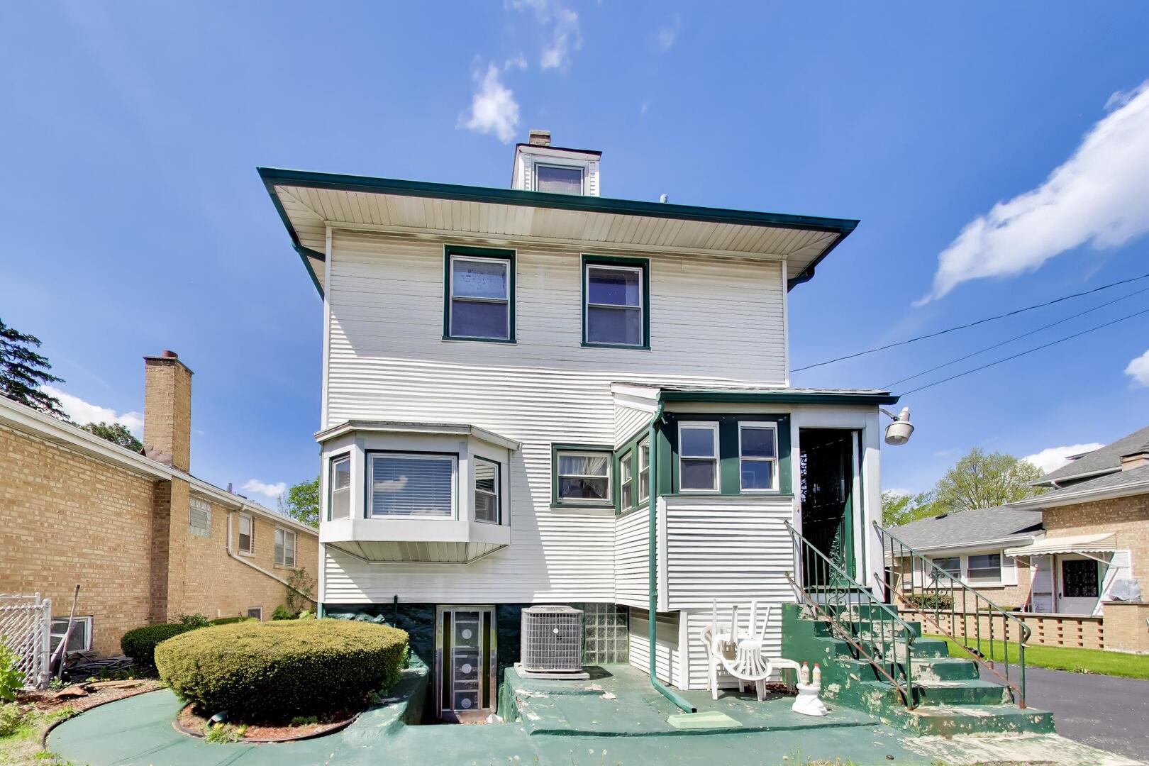 411 S 16th Avenue, Maywood, IL 60153