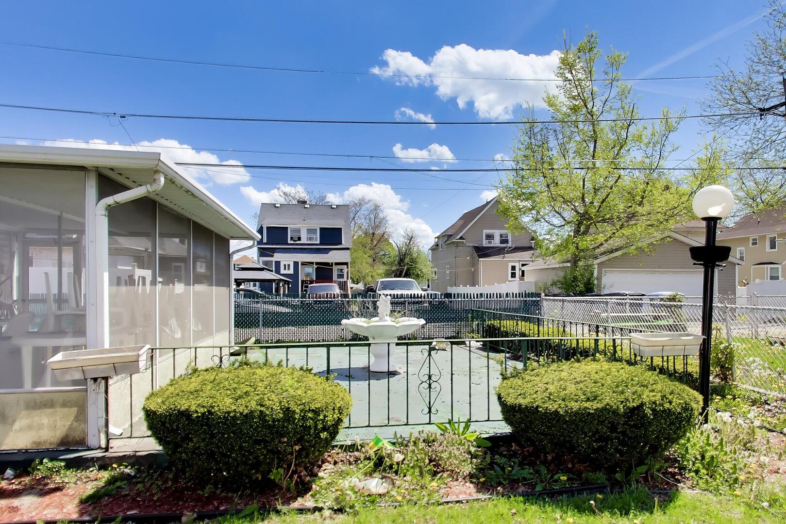 411 S 16th Avenue, Maywood, IL 60153