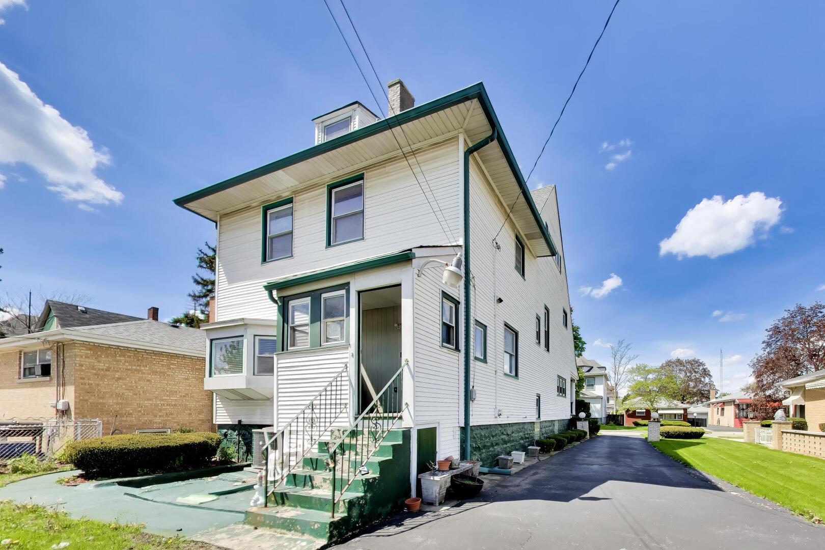 411 S 16th Avenue, Maywood, IL 60153