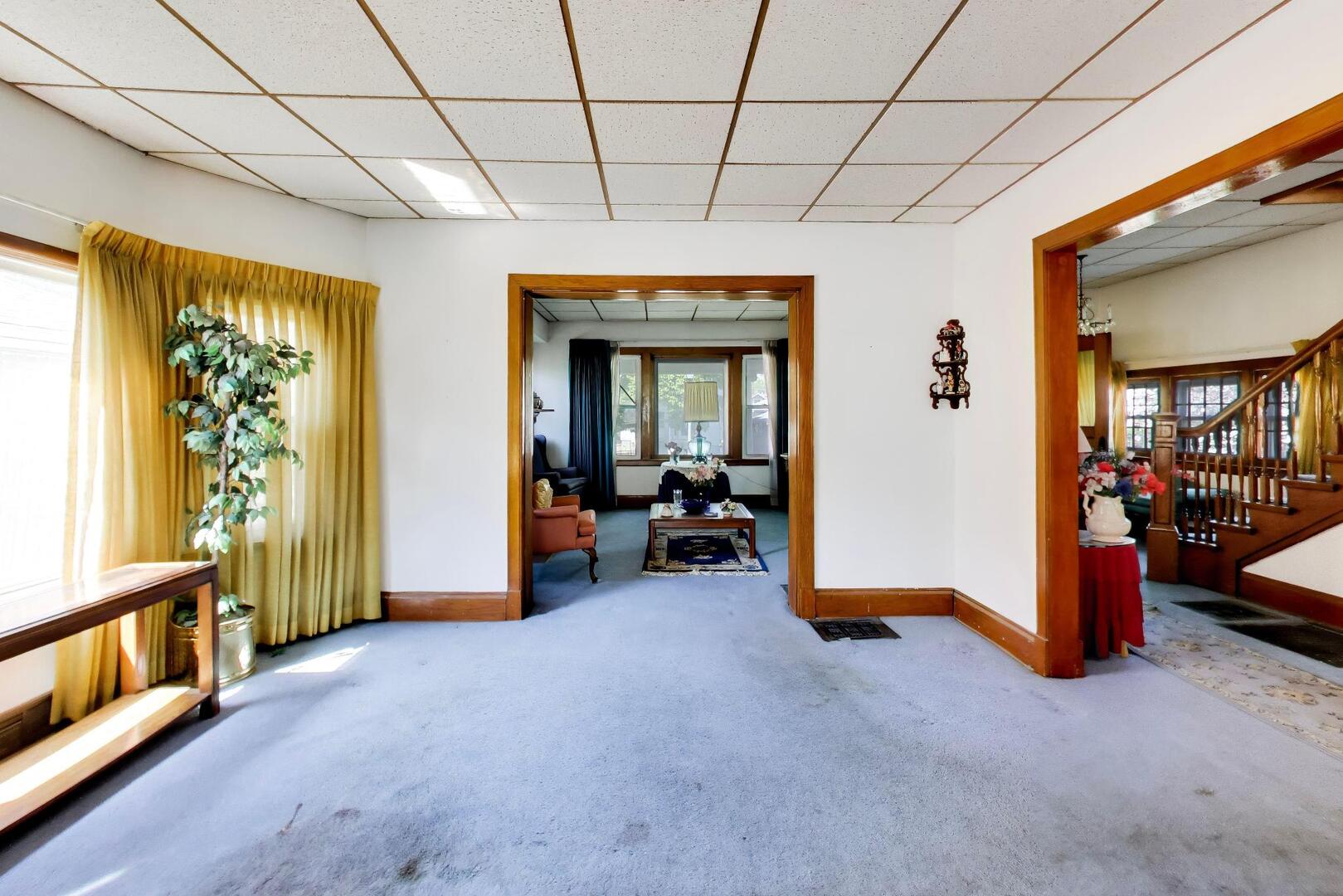 411 S 16th Avenue, Maywood, IL 60153