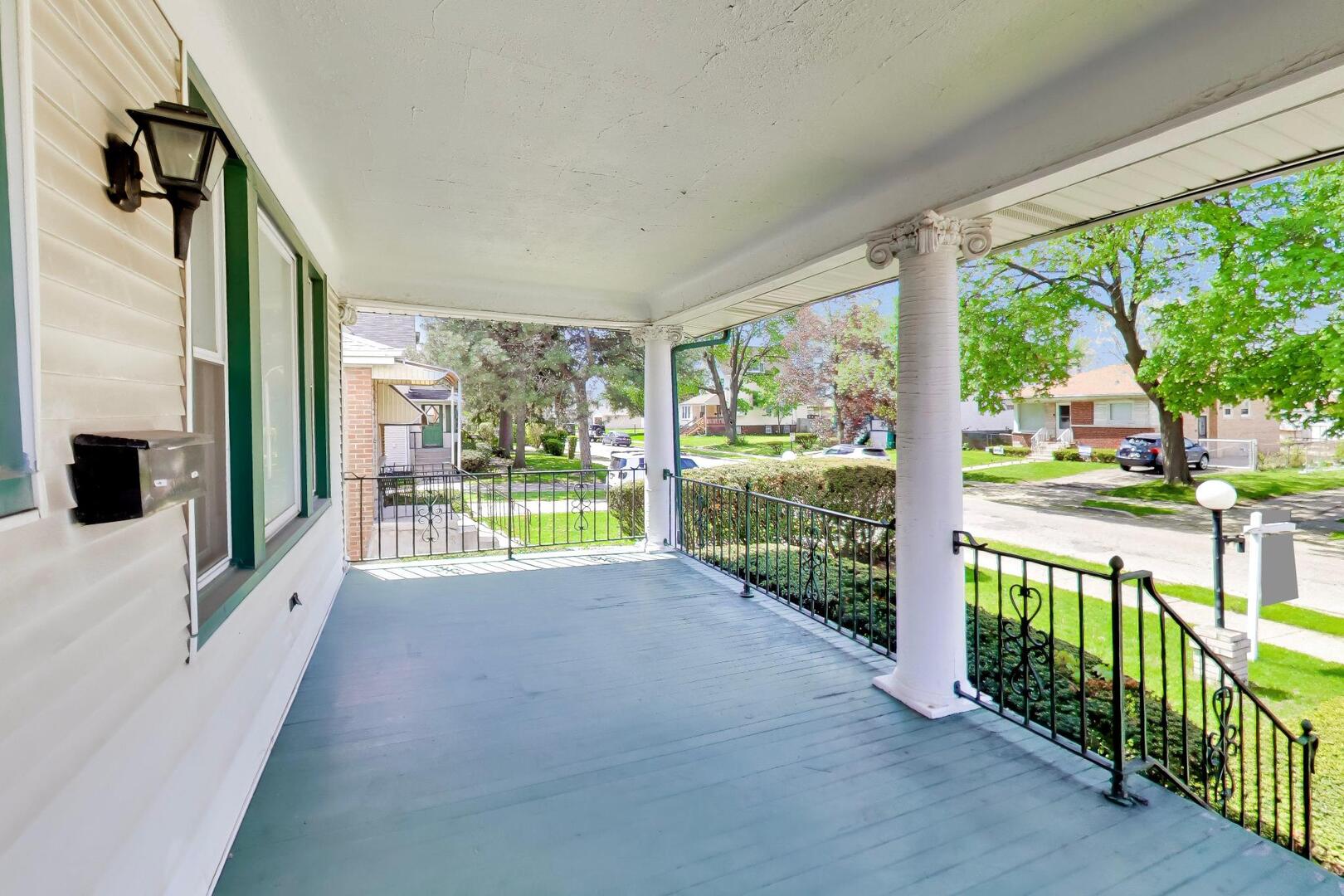 411 S 16th Avenue, Maywood, IL 60153