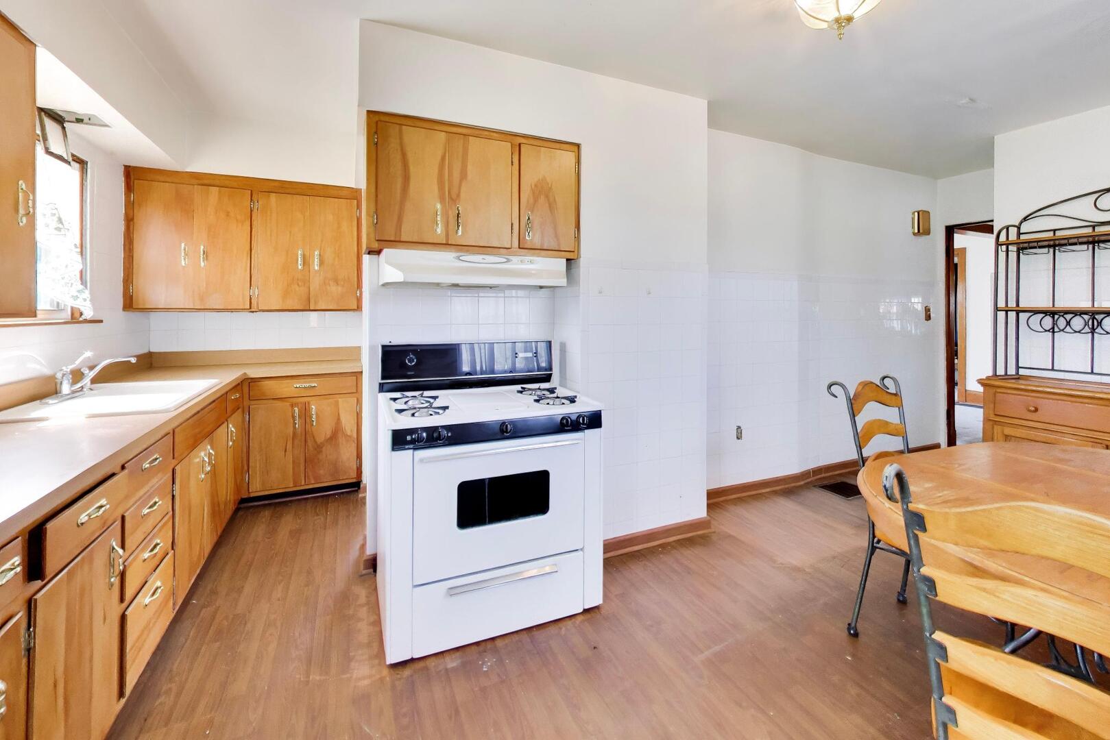 411 S 16th Avenue, Maywood, IL 60153