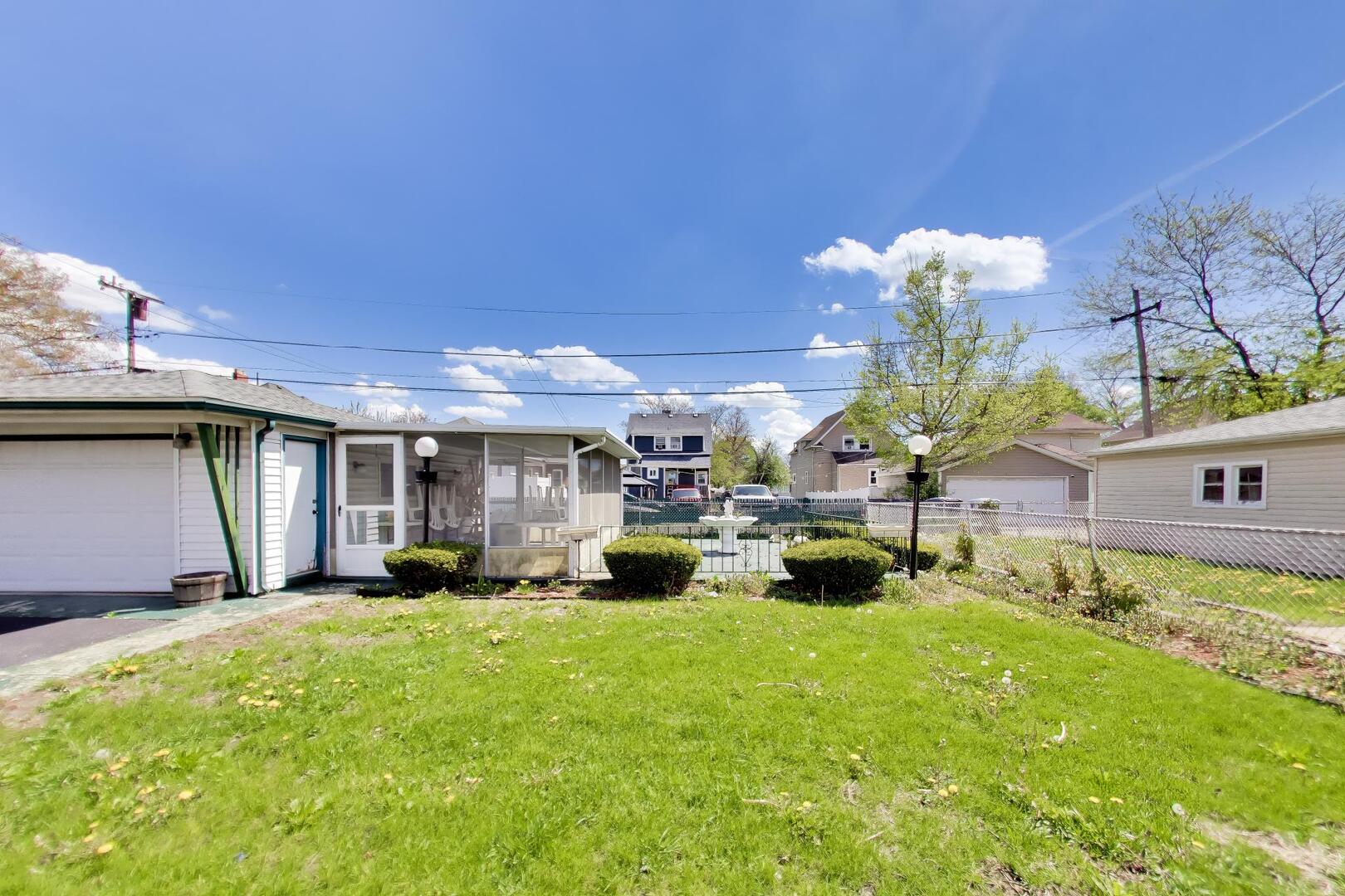 411 S 16th Avenue, Maywood, IL 60153