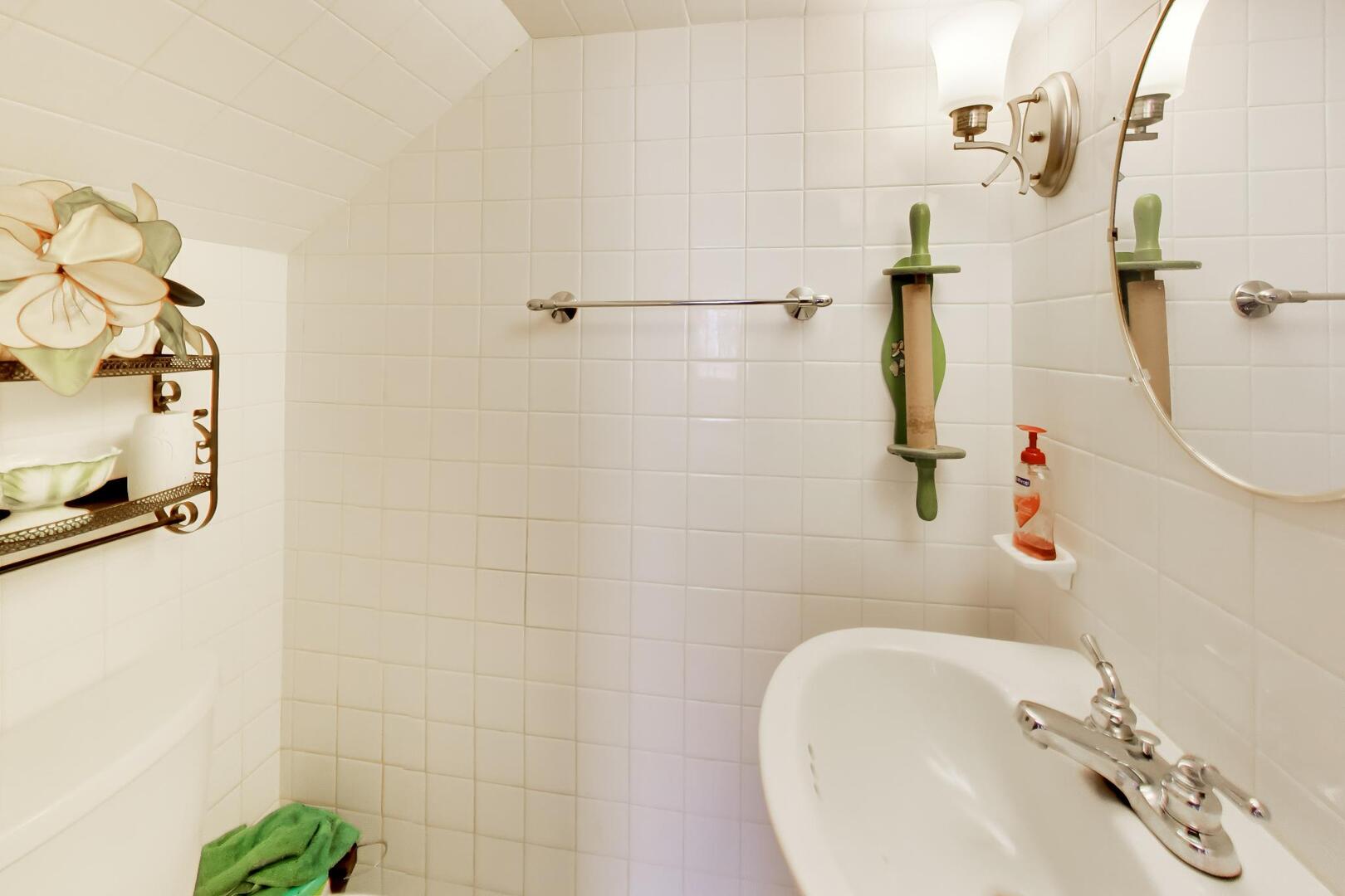 411 S 16th Avenue, Maywood, IL 60153