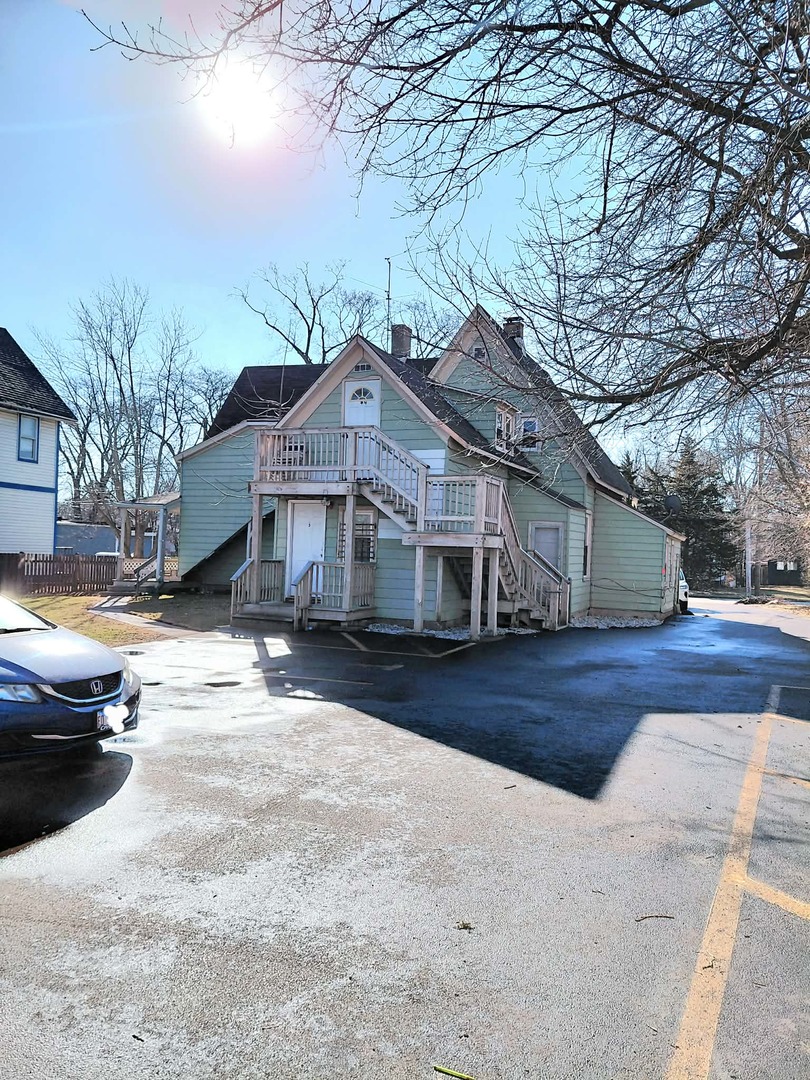 714 Glen Rock Avenue, Waukegan, IL 60085