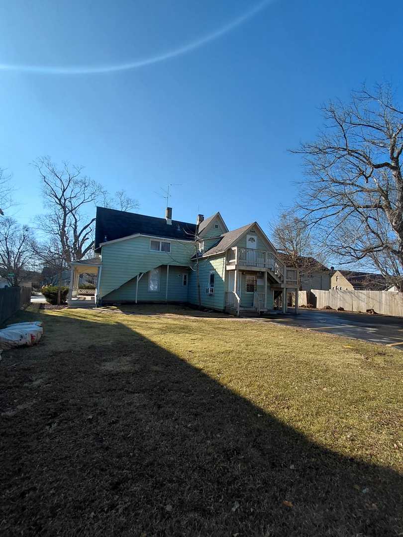 714 Glen Rock Avenue, Waukegan, IL 60085