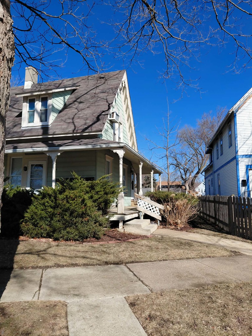 714 Glen Rock Avenue, Waukegan, IL 60085