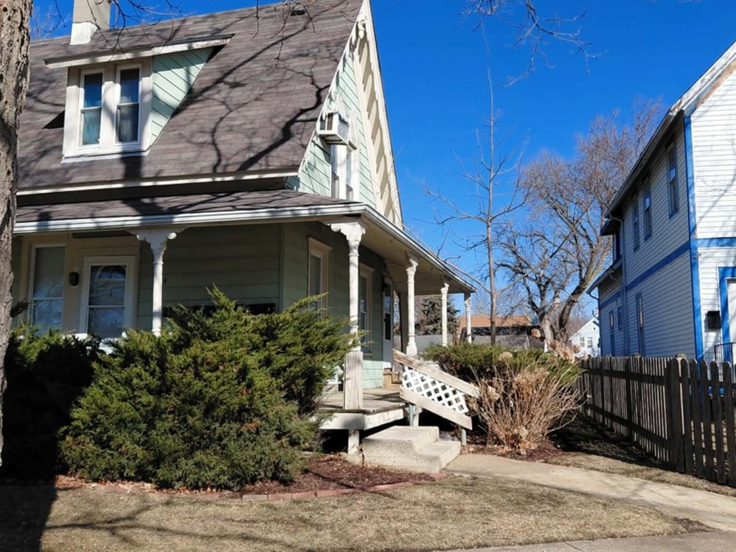 714 Glen Rock Avenue, Waukegan, IL 60085