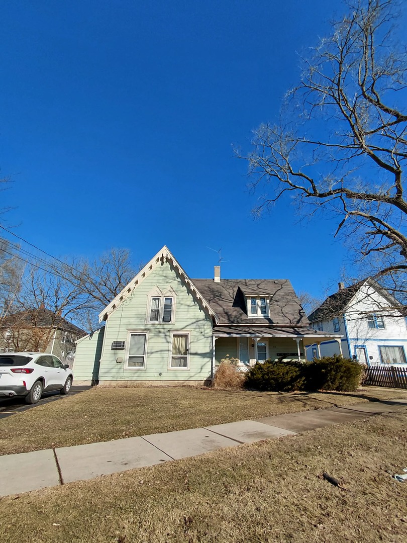 714 Glen Rock Avenue, Waukegan, IL 60085