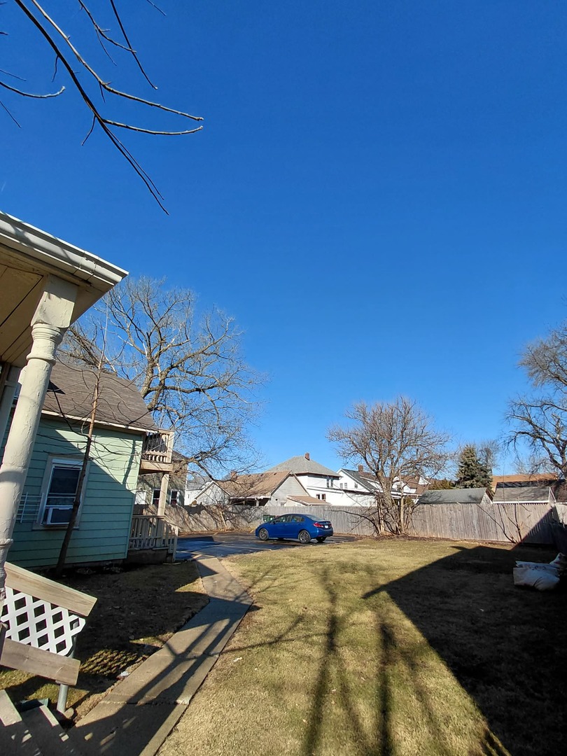 714 Glen Rock Avenue, Waukegan, IL 60085