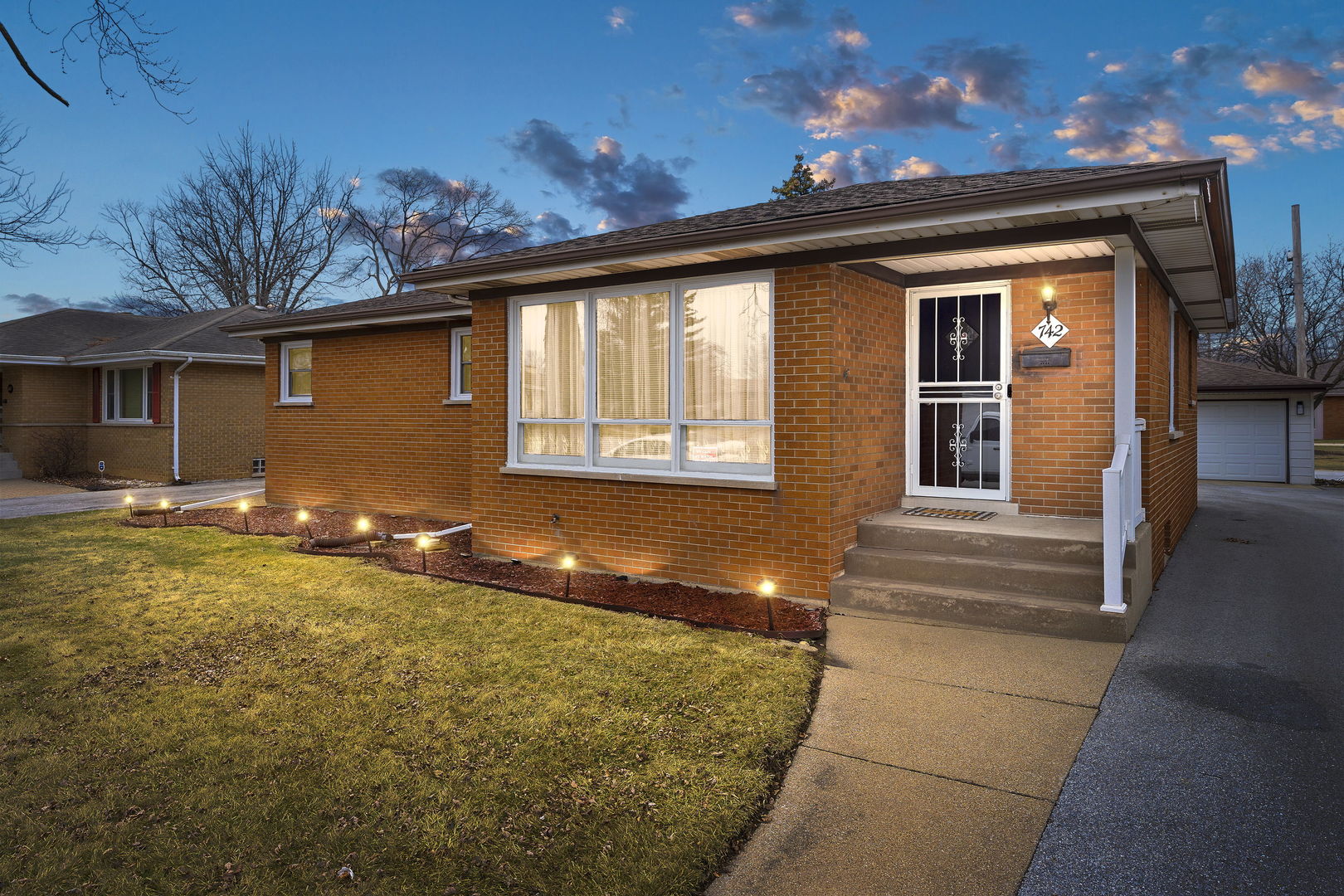 742 E 164th Place, South Holland, IL 60473