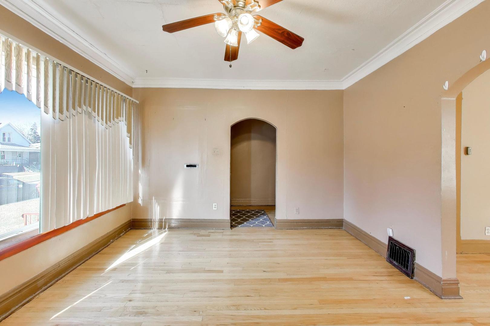 10041 S Peoria Street, Chicago, IL 60643