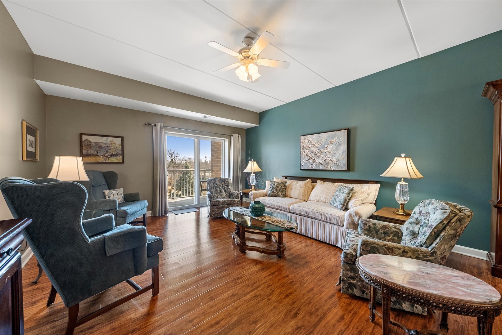 10 N GILBERT Street #314, South Elgin, IL 60177