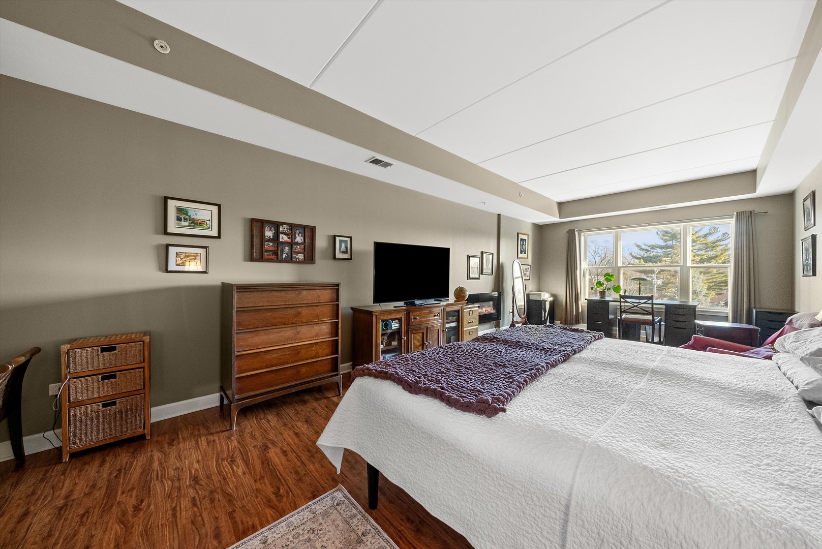 10 N GILBERT Street #314, South Elgin, IL 60177